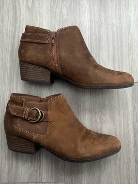 Clarks Women's Charlten Rae Tan Leather